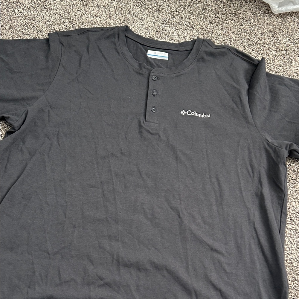 Columbia Men's Black Button Down Shirt